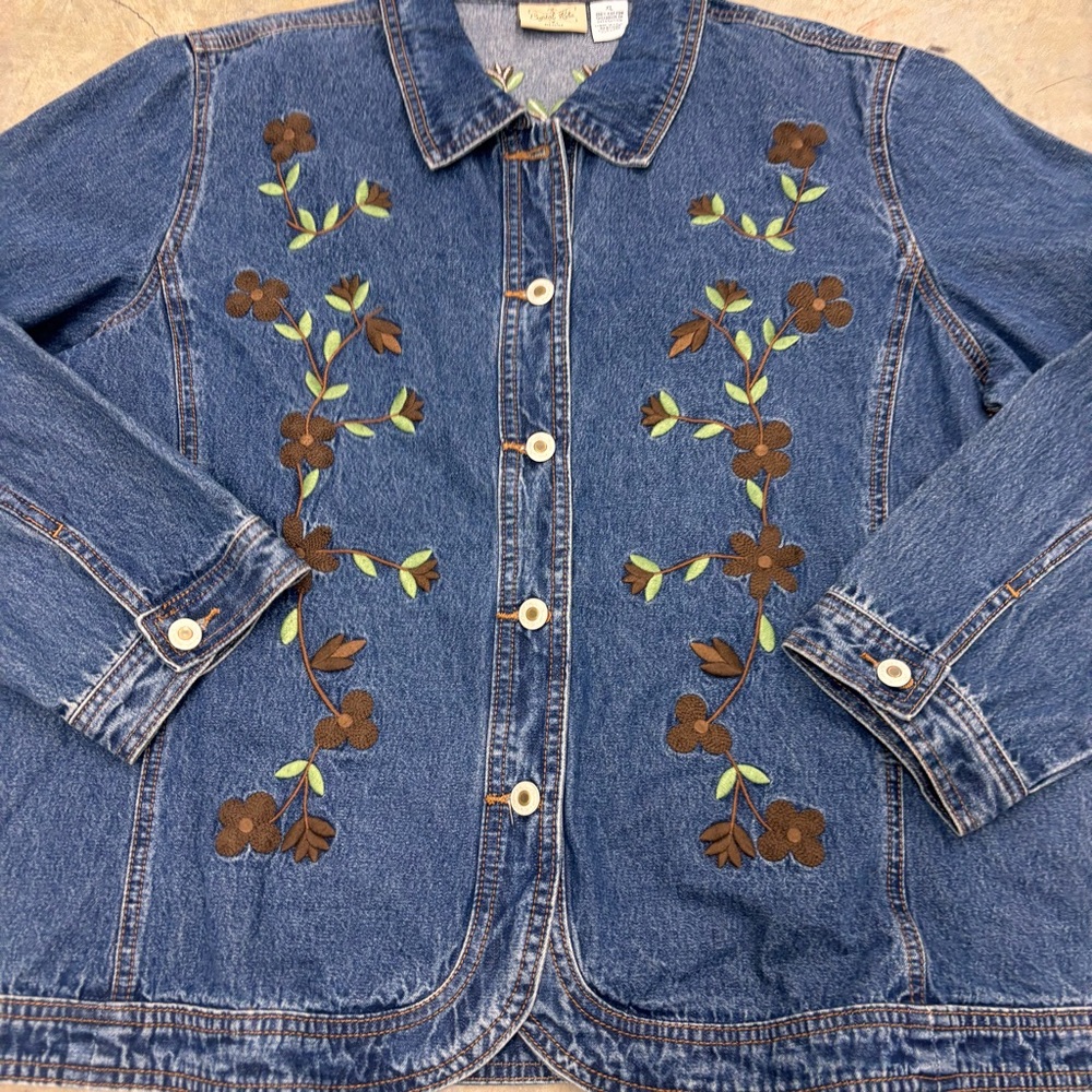 Crystal Kobe Women’s XL Blue Vintage Embroidered Denim Button Down Jacket - Picture 2 of 7